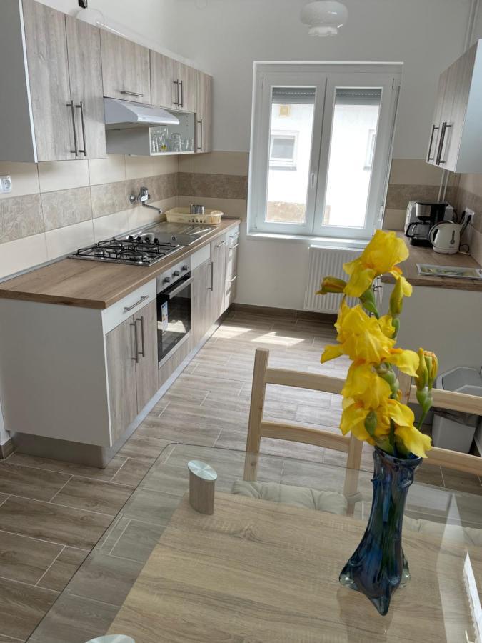 Pingvin Cukraszda Apartman Balatonmáriafürdő Dış mekan fotoğraf